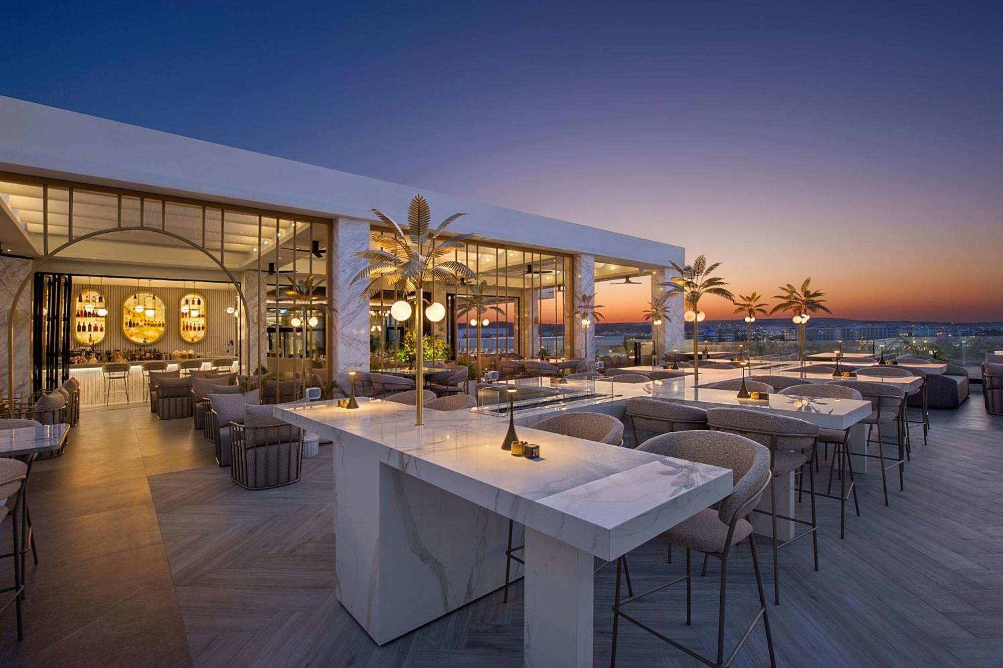 Adams Beach Hotel & Spa (Adults Only) Ayia Napa Luaran gambar The Deck