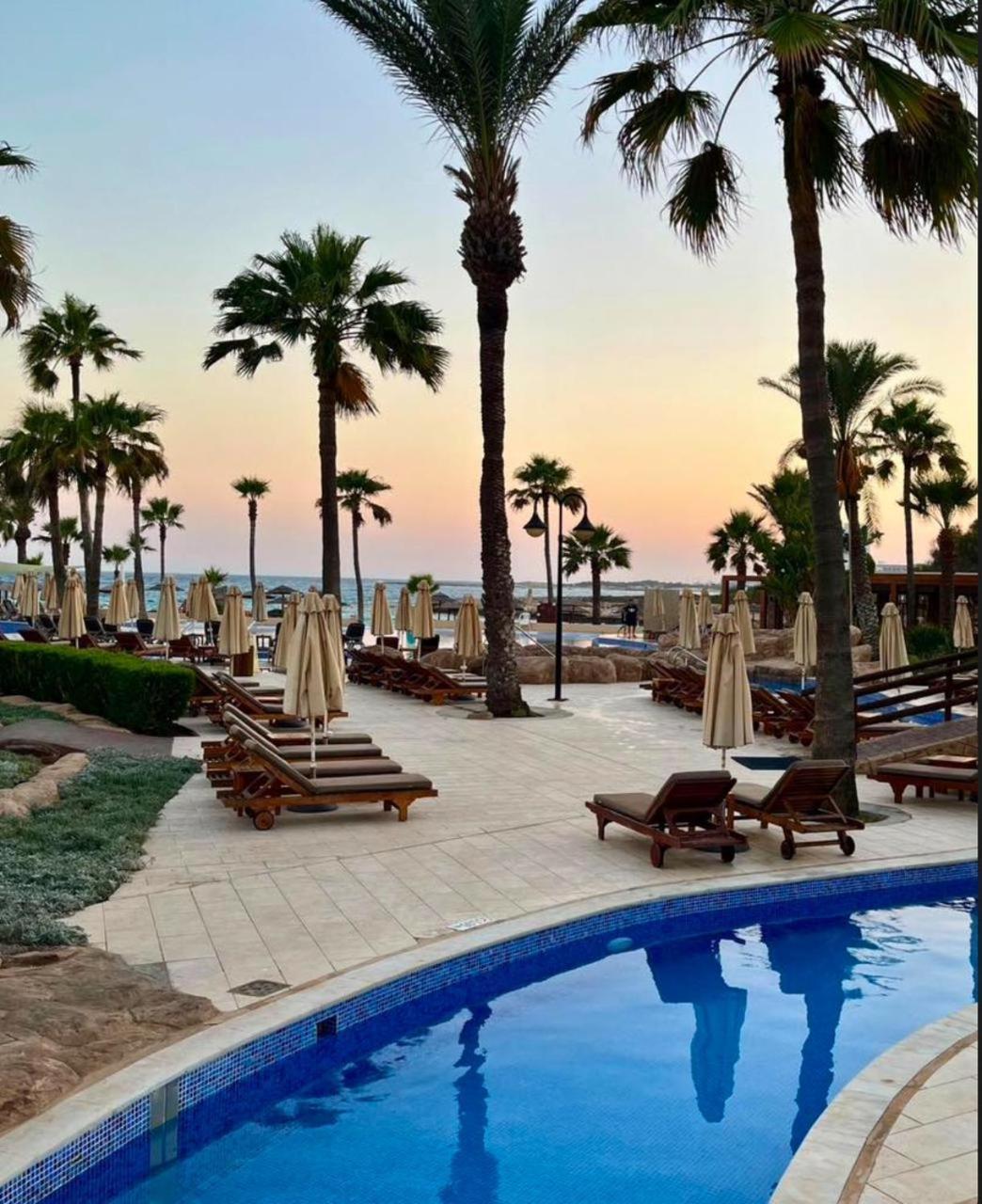 Adams Beach Hotel & Spa (Adults Only) Ayia Napa Luaran gambar Sunset at the beach